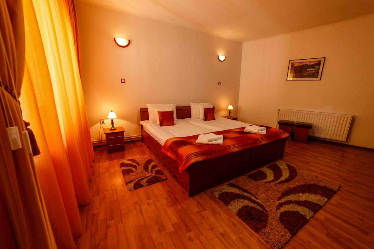 Bed and Breakfast Pensiunea Eva Sovata Exterior foto