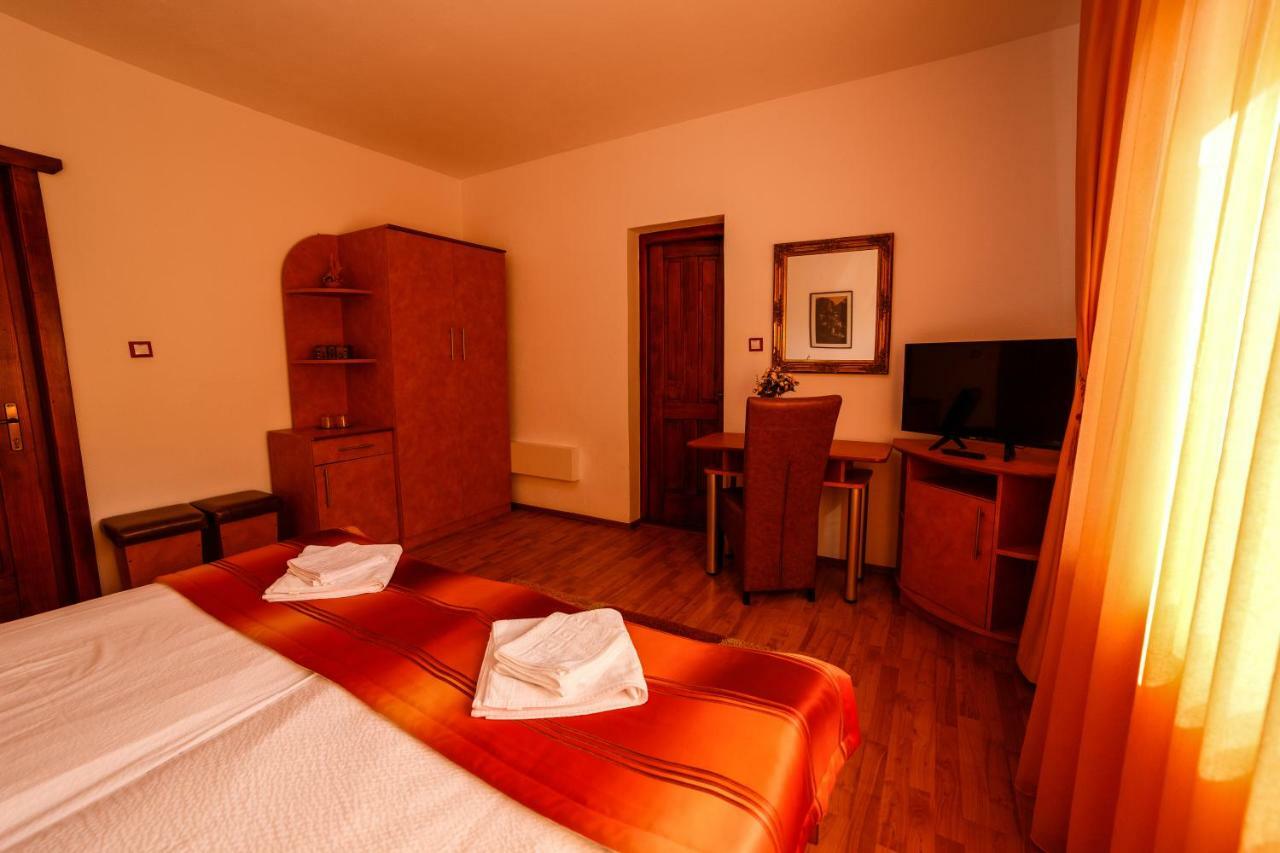 Bed and Breakfast Pensiunea Eva Sovata Exterior foto
