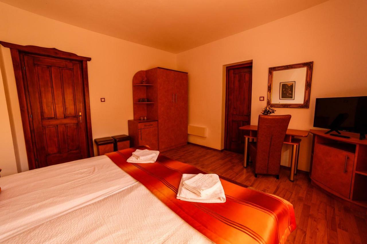 Bed and Breakfast Pensiunea Eva Sovata Exterior foto